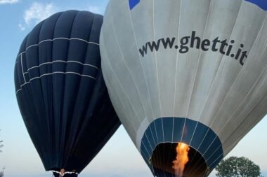 Foto mongolfiere in volo